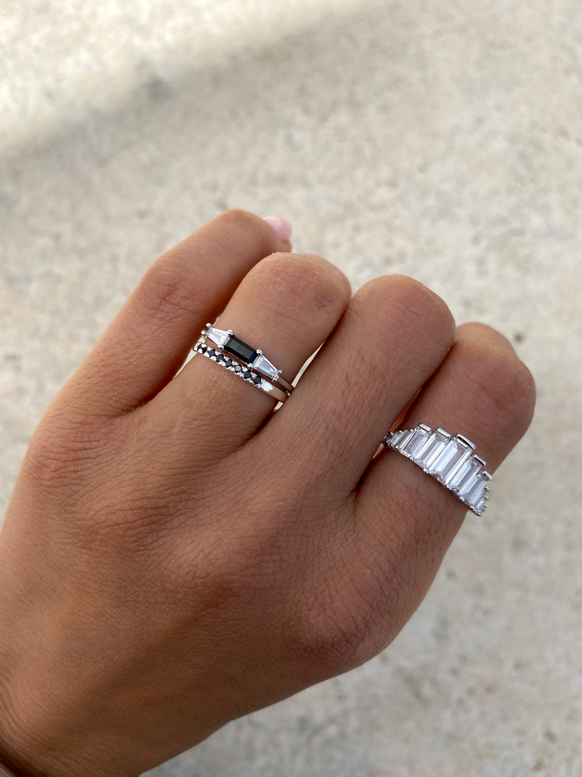 NOIR BAGUETTE RING