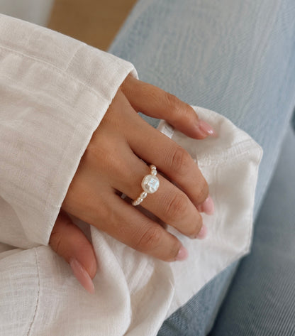 Central Pearl Ring